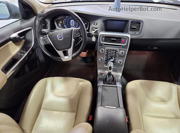 YV126MFK5G2410423 2016 VOLVO S60 Gray Dashboard view