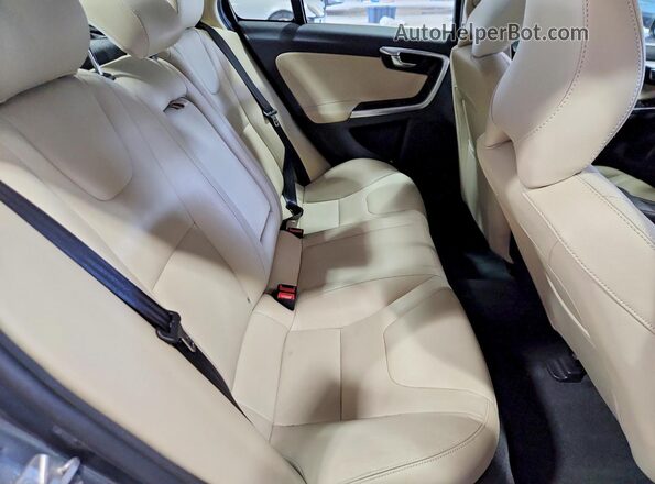 YV126MFK5G2410423 2016 VOLVO S60 Gray Rear seats view