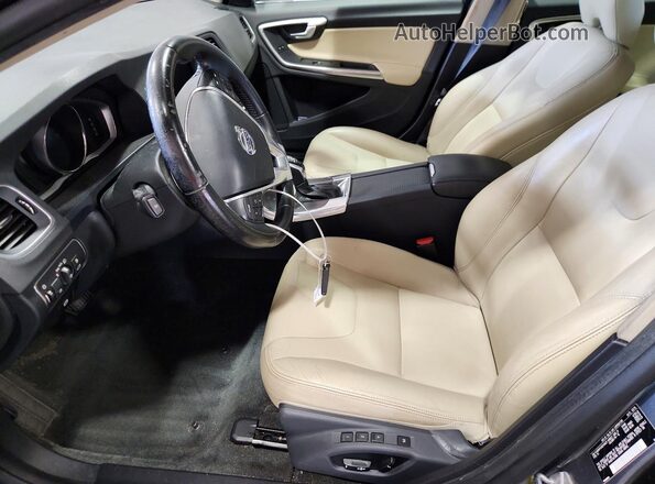 YV126MFK5G2410423 2016 VOLVO S60 Gray Front interior view