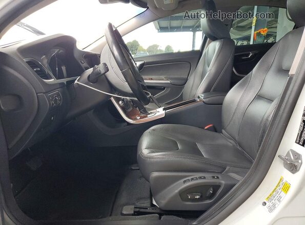 YV126MFKXG2397930 2016 VOLVO S60 White Vista interior delantera