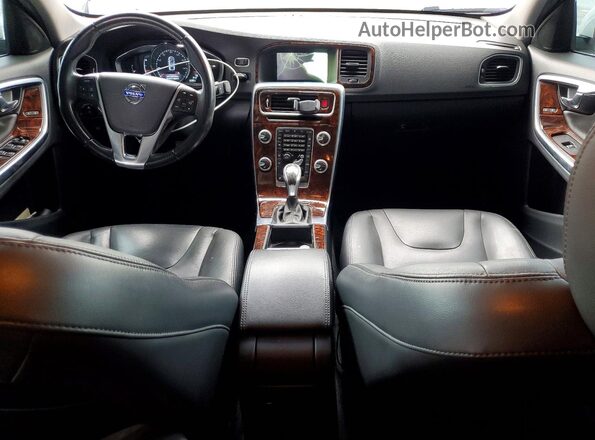 YV126MFKXG2397930 2016 VOLVO S60 White Vista del salpicadero