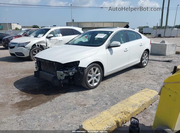 YV126MFKXG2411664 2016 VOLVO S60 White Przód lewy