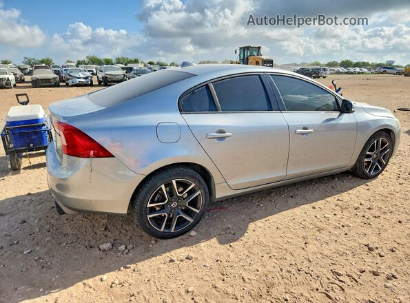 YV126MFL1H2422255 2017 VOLVO S60 Silver Tył prawy