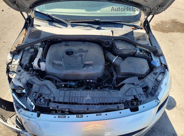 YV126MFL4H2431418 2017 VOLVO S60 Silver Widok wnętrza z tyłu