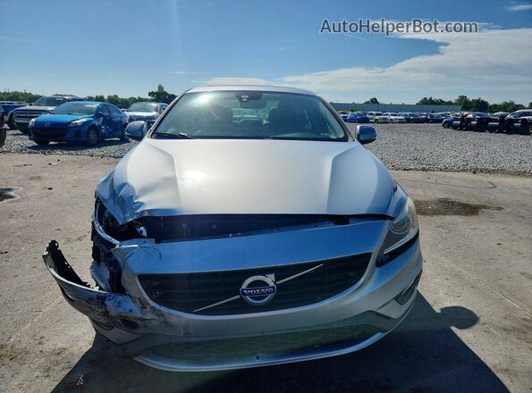 YV126MFL4H2431418 2017 VOLVO S60 Silver Widok z przodu