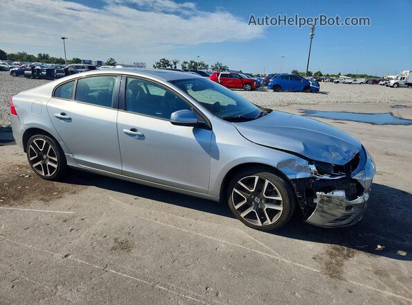 YV126MFL4H2431418 2017 VOLVO S60 Silver Przód prawy