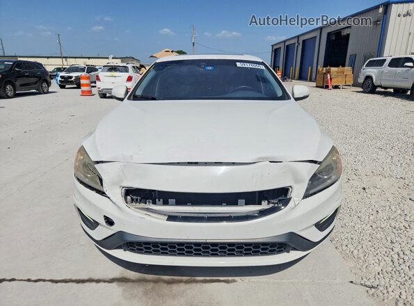 YV126MFL6J2455869 2018 VOLVO S60 White Front view