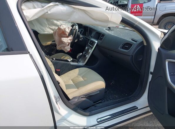 YV126MFL7H2422714 2017 VOLVO S60 White Vista de la etiqueta del VIN