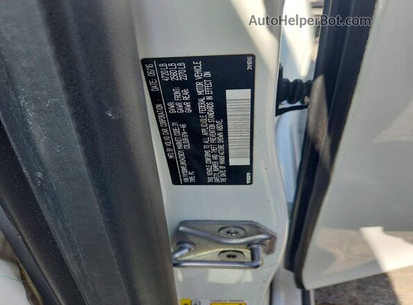 YV126MFL8H2423631 2017 VOLVO S60 White Vista del compartimento del motor