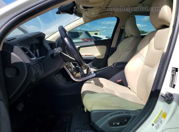 YV126MFL8J2450527 2018 VOLVO S60 White წინა სალონის ხედი