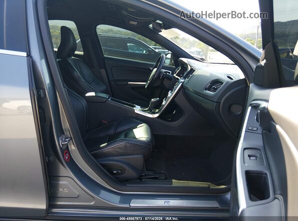 YV126MFP0G2397477 2016 VOLVO S60 Silver Front interior view