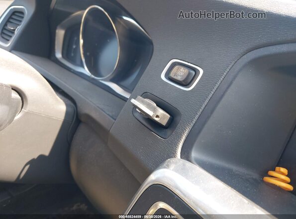 YV140MEK1H1343631 2017 VOLVO V60 Blue Vista del salpicadero