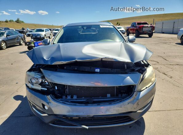 YV140MEK2H1332458 2017 VOLVO V60 Gray Widok z przodu