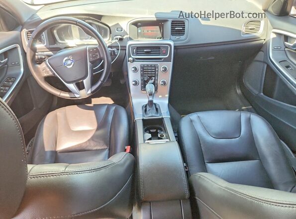 YV140MEK2H1332458 2017 VOLVO V60 Gray Widok deski rozdzielczej