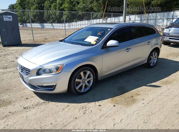 YV140MEK7H1369814 2017 VOLVO V60 Silver Przód lewy