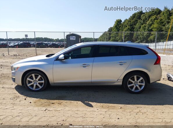 YV140MEK7H1369814 2017 VOLVO V60 Silver 