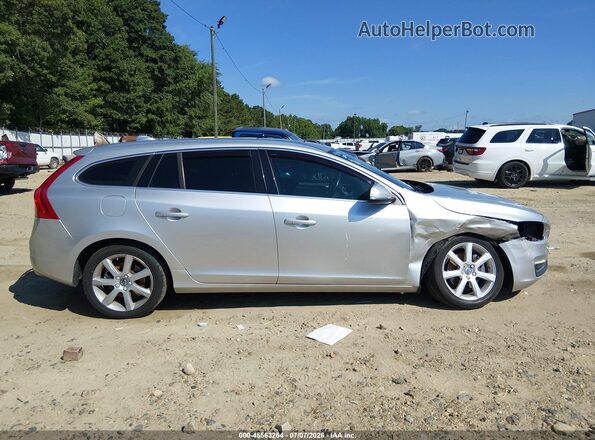 YV140MEK7H1369814 2017 VOLVO V60 Silver Widok wnętrza 360 stopni
