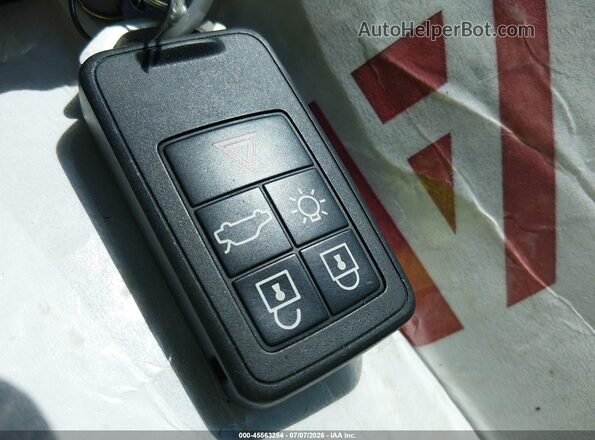 YV140MEK7H1369814 2017 VOLVO V60 Silver Widok deski rozdzielczej