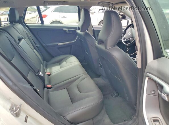 YV140MEK9G1288523 2016 VOLVO V60 White Vista de los asientos traseros