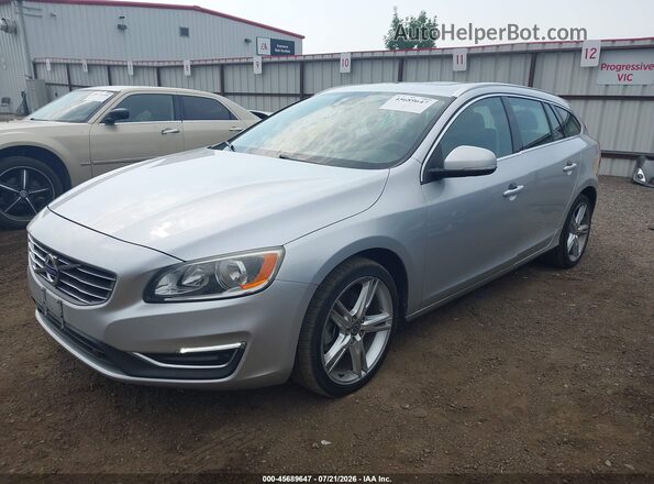 YV140MEK9G1305577 2016 VOLVO V60 Silver Vista tres cuartos delantera izquierda