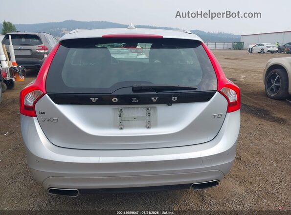 YV140MEK9G1305577 2016 VOLVO V60 Silver 
