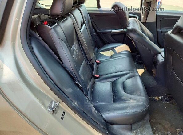 YV140MEK9H1333302 2017 VOLVO V60 Tan Widok tylnych siedzeń