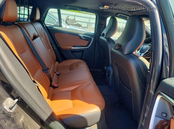 YV140MSK0H1372686 2017 VOLVO V60 Black Widok tylnych siedzeń
