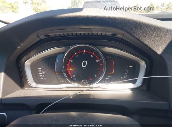 YV140MSL7J2398226 2018 VOLVO V60 Silver Widok tylnych siedzeń