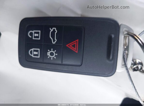 YV140MSL7J2398226 2018 VOLVO V60 Silver Widok deski rozdzielczej