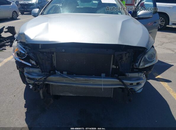 YV140MSL7J2398226 2018 VOLVO V60 Silver Widok z przodu