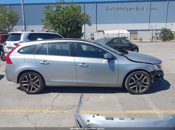 YV140MSL7J2398226 2018 VOLVO V60 Silver Widok wnętrza 360 stopni
