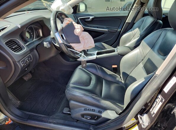 YV140MSLXJ2383610 2018 VOLVO V60 Black წინა სალონის ხედი