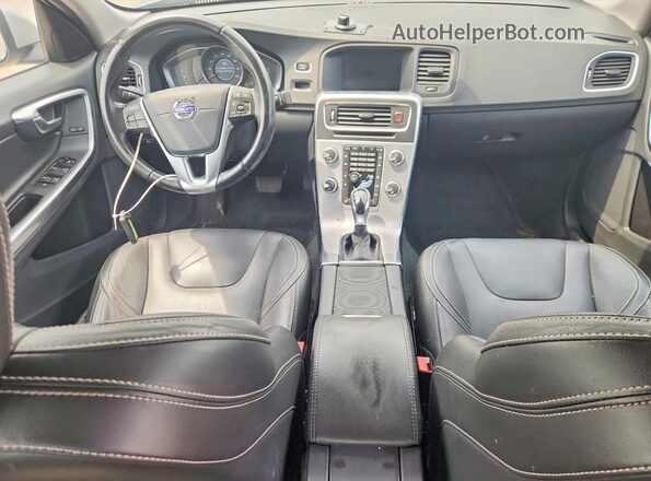 YV140MTL0J2459902 2018 VOLVO S60 Silver Dashboard view
