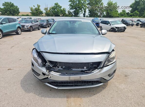 YV140MTL0J2459902 2018 VOLVO S60 Silver Front view