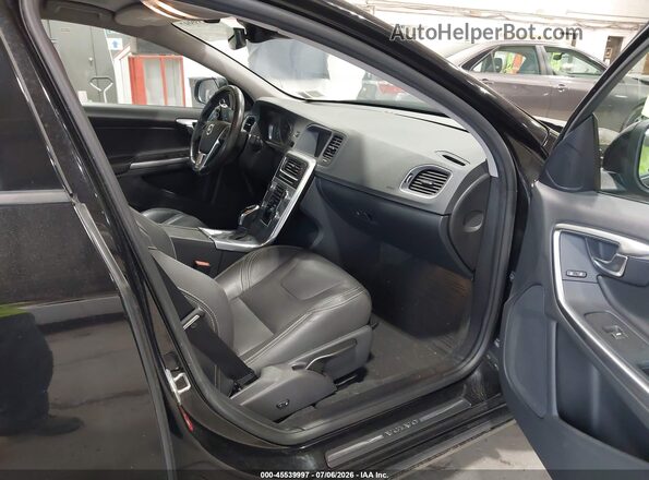 YV140MTL2J2459822 2018 VOLVO S60 Black წინა სალონის ხედი