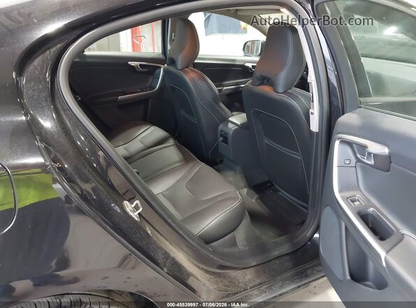YV140MTL2J2459822 2018 VOLVO S60 Black VIN კოდის სტიკერის ხედი