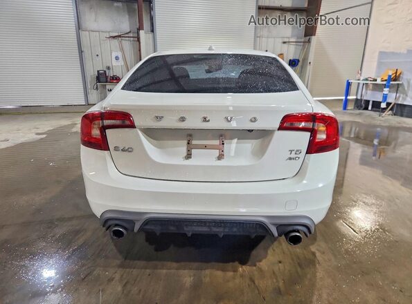 YV140MTLXJ2450768 2018 VOLVO S60 White Widok z tyłu