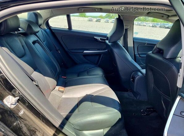 YV1612TK7G2410982 2016 VOLVO S60 Black Vista de los asientos traseros