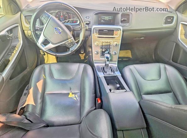 YV1612TKXG1398848 2016 VOLVO S60 Серый Вид панели приборов