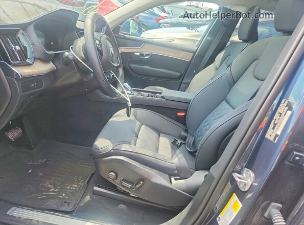 YV4062PB3S1369656 2025 VOLVO XC90 Blue Widok wnętrza z przodu