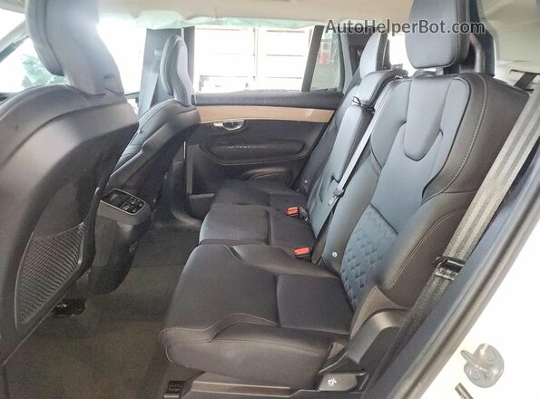 YV4062PB7S1372799 2025 VOLVO XC90 White Rear interior view