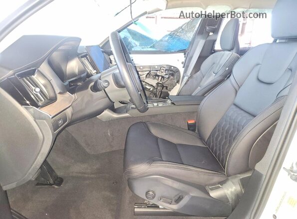 YV4062PB7S1372799 2025 VOLVO XC90 White Front interior view