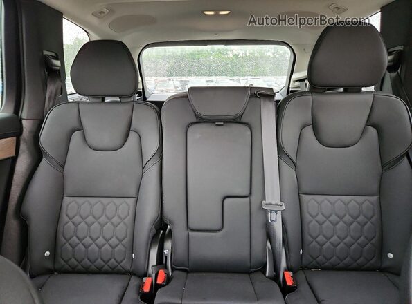 YV4062PB8S1364713 2025 VOLVO XC90 Blue Widok tylnych siedzeń