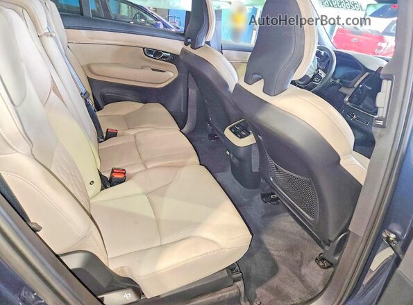 YV4062PE0T1492519 2026 VOLVO XC90 Blue უკანა სალონის ხედი
