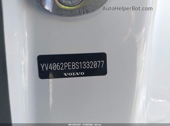 YV4062PE8S1332077 2025 VOLVO XC90 White Widok komory silnika