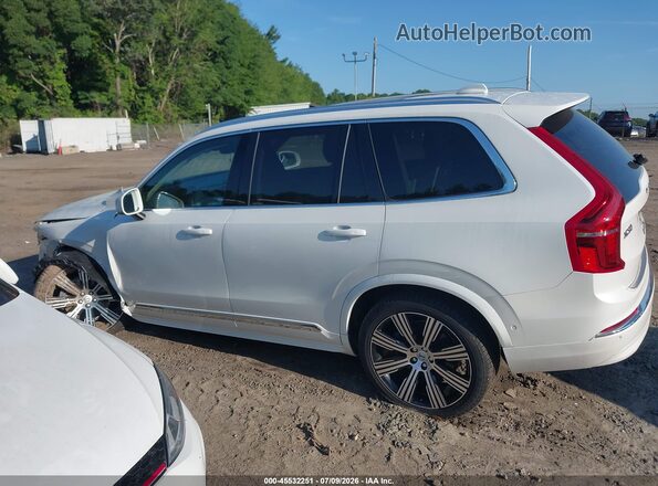 YV4062PE8S1332077 2025 VOLVO XC90 White Widok wnętrza z tyłu