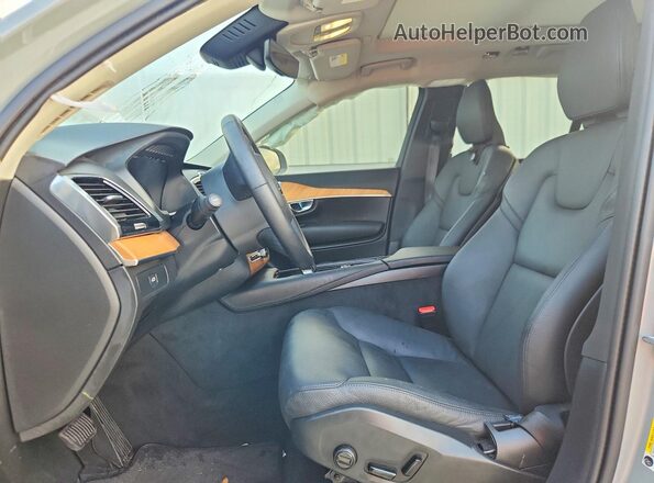 YV4062PE8S1342169 2025 VOLVO XC90 Серый Вид салона спереди