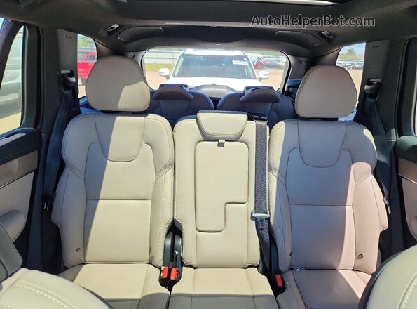 YV4062PG8S1377487 2025 VOLVO XC90 White უკანა სავარძლების ხედი