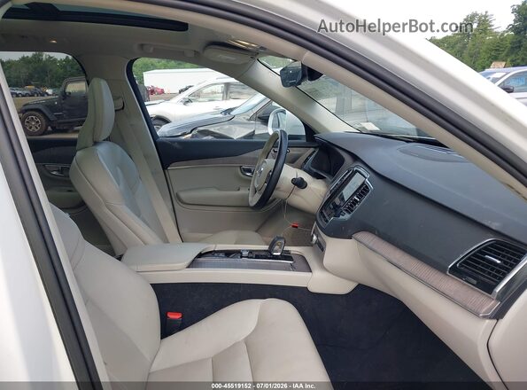 YV4062PN2P1912075 2023 VOLVO XC90 White წინა სალონის ხედი