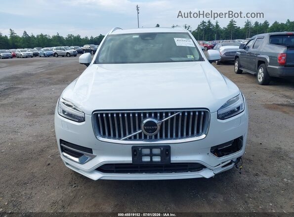 YV4062PN2P1912075 2023 VOLVO XC90 White ხელსაწყოთა პანელის ხედი